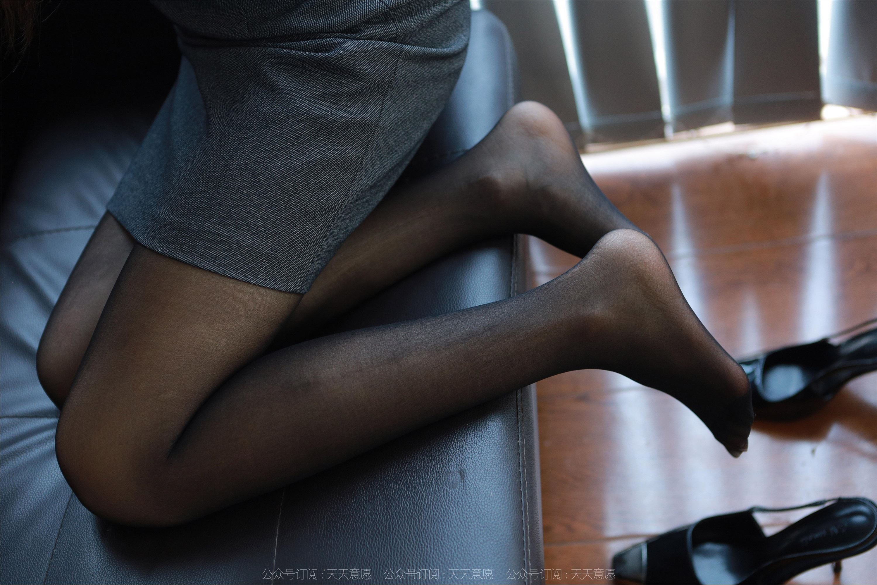 IESS异思趣向  2022.11.27 丝享家 1281 美子《嘿丝灰裙》